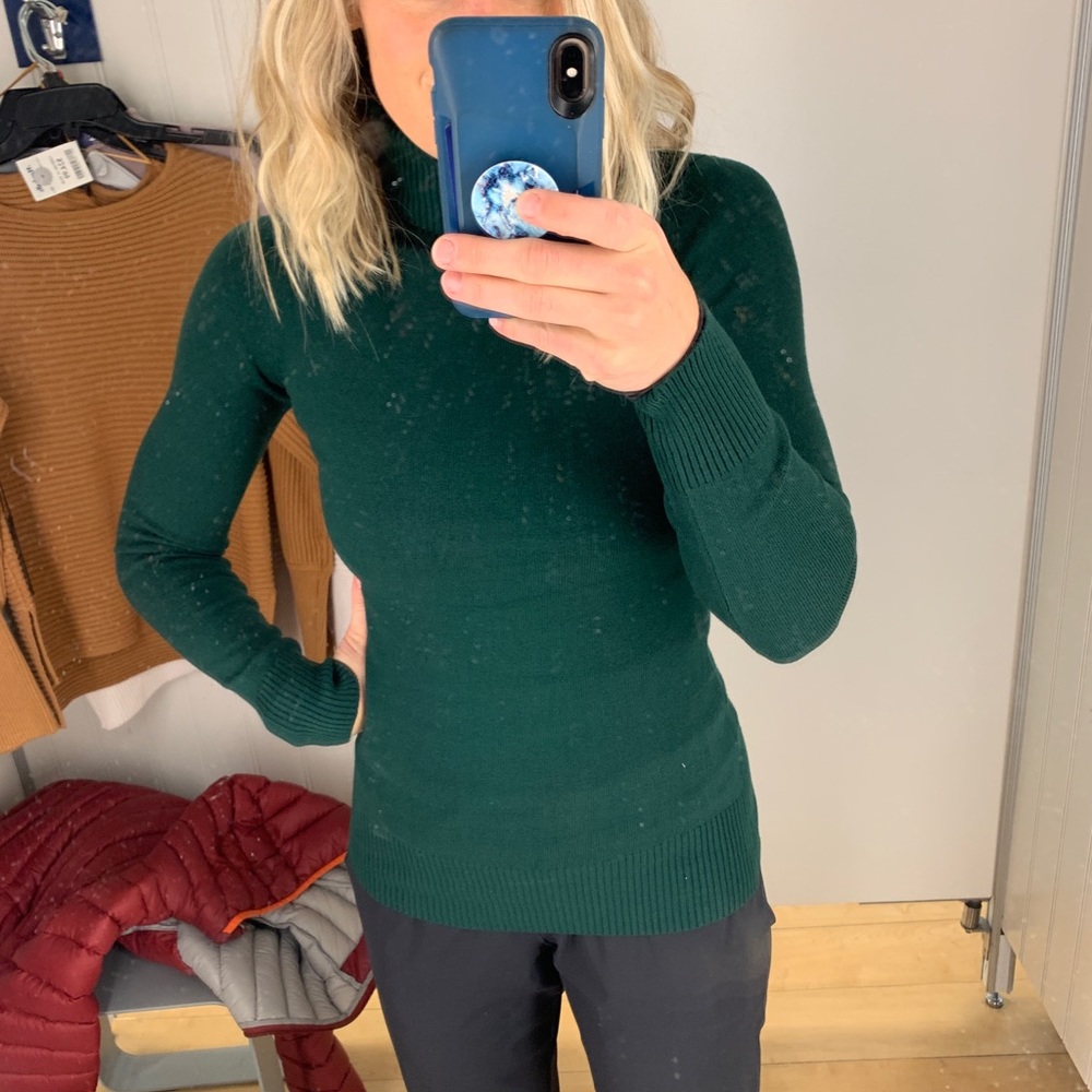 Sweaters - Picture 4 of 5